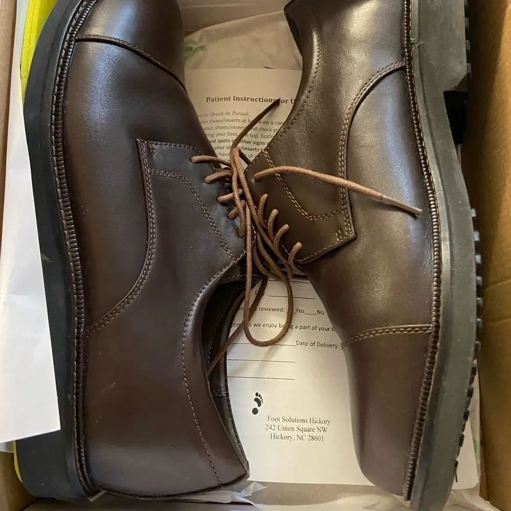 Apex new in box men’s size 12 capped toe oxford dress shoes, new in origial box